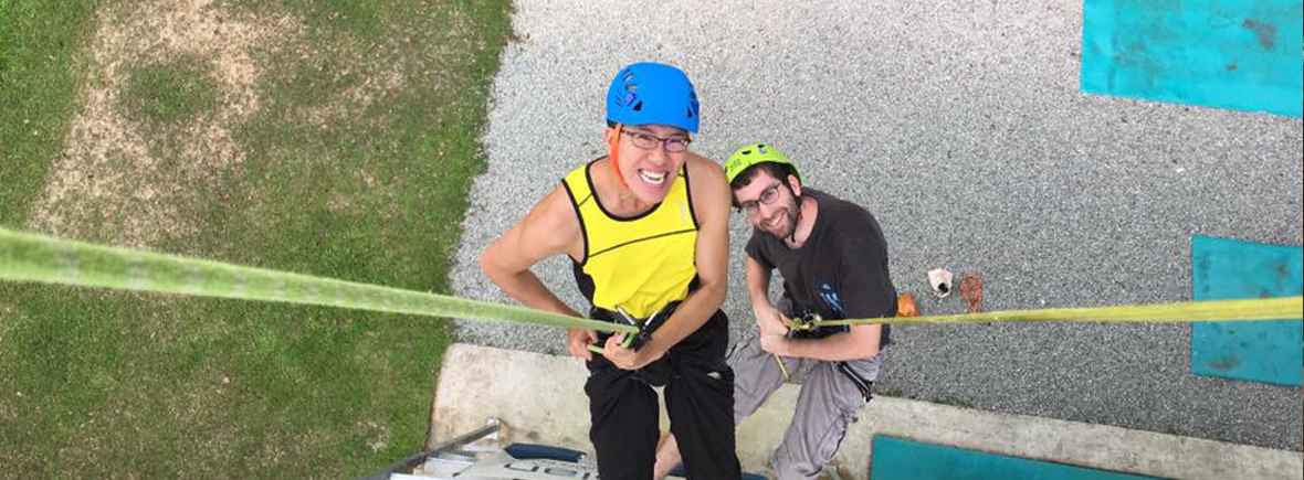 Rockerfellas-Adventure-Learn-How-to-Abseil